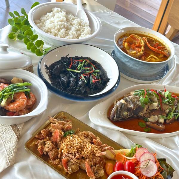 อาหารทะเลและบรรยากาศ GongGang Café หาดยาวซีฟู้ด ตรัง